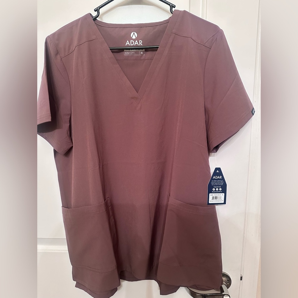 Adar Women's V-Neck Scrub Top- Mocha Quartz